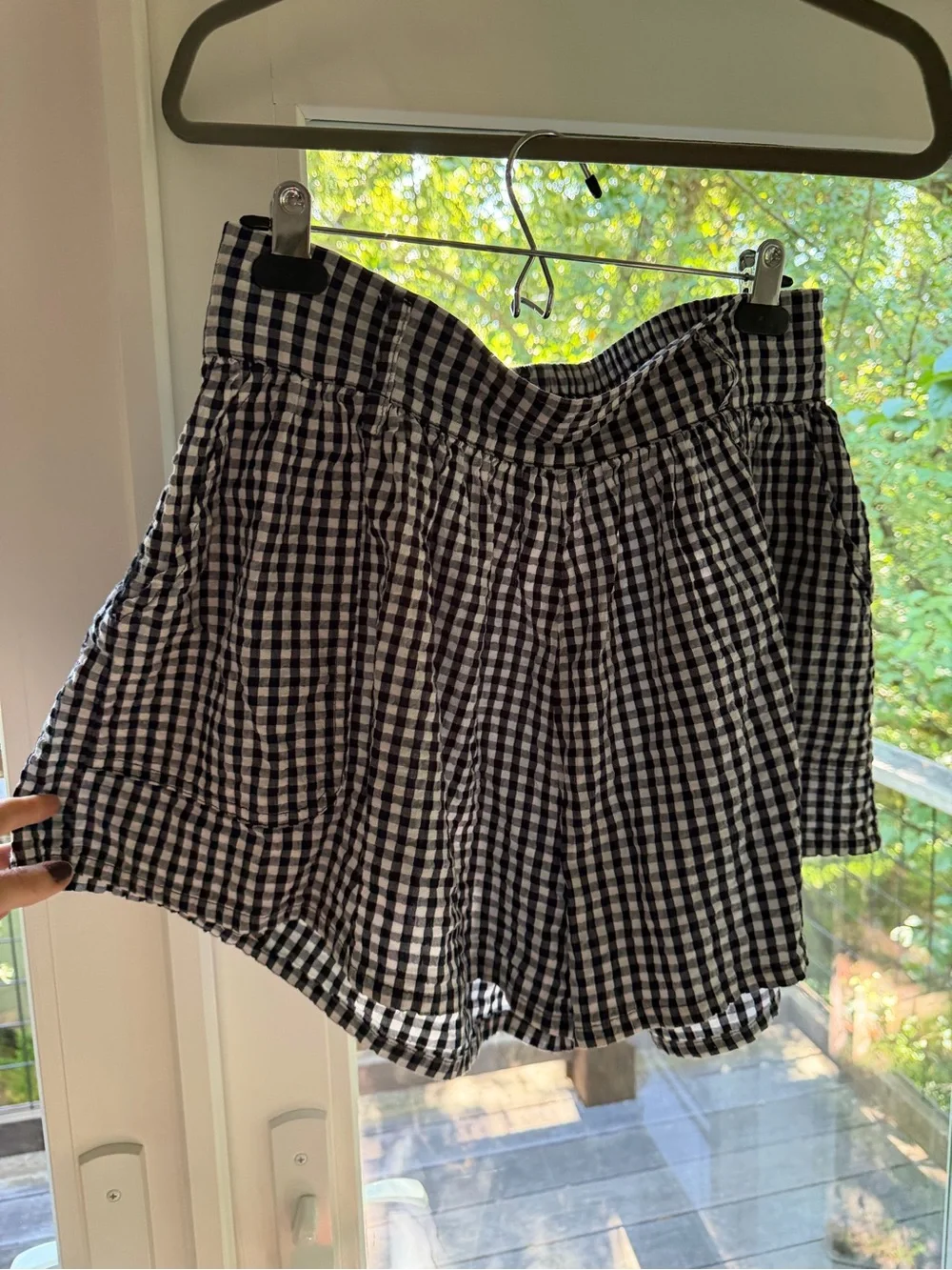 Splendid gingham crinkle shorts, size large. - Picture 4 of 4